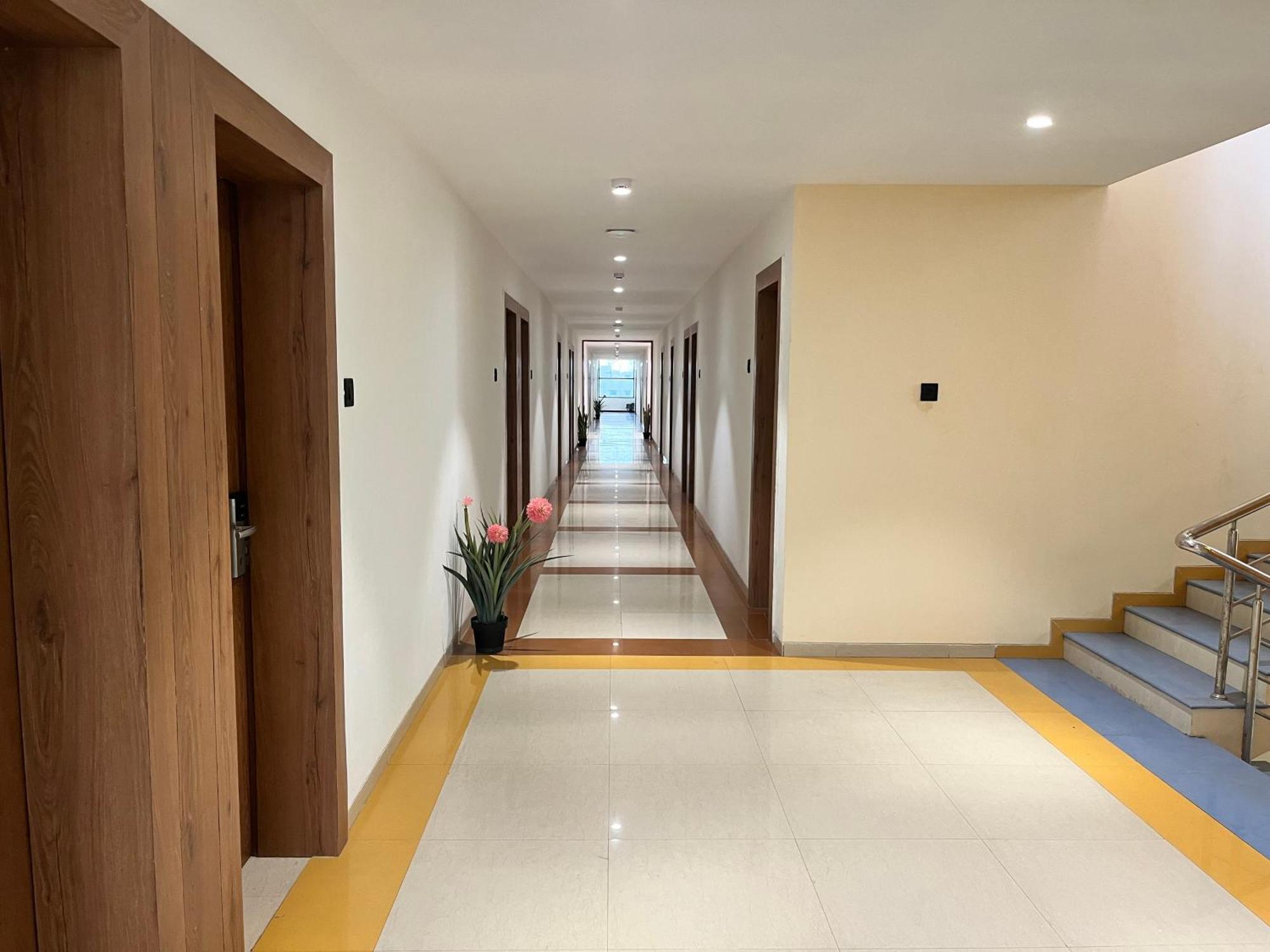 Hotel Avenue Plaza Mundra Eksteriør billede